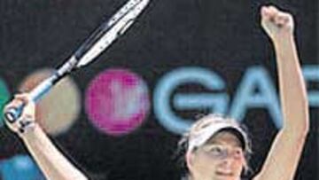 <b>FIEREZA Y SUTILEZA. </b>Serena Williams y Maria Sharapova celebran sus victorias en semifinales.