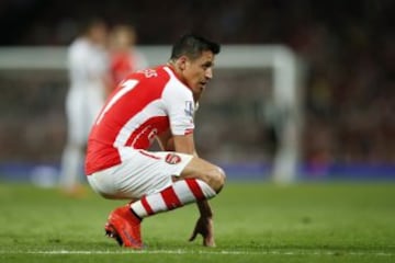 Alexis Sánchez no pudo ante la dura defensa del Swansea. 
