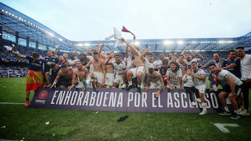 El Albacete Balompié celebra su ascenso a LaLiga SmartBank en Riazor.