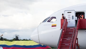 Este es el Boeing 787 que lleva a la Selección y que aterrizará en el aeropuerto de Milán-Malpensa sobre el medio día del domingo (12:15 p.m. hora local).