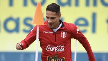 Guerrero ya entrena con Perú