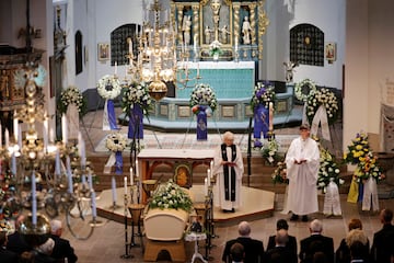 Un momento del funeral de Sven-Goran Eriksson en la iglesia de Fryksande. 

 