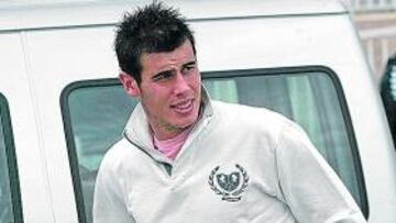 <b>BUSCA SU SITIO. </b>El joven central de Moncofar lucha por hacerse con un hueco en el once.