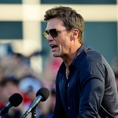 Is Tom Brady allowed to be in the Raiders’ coaches booth? What the Fox Sports commentator can and can’t do