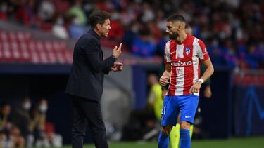 Las cábalas y los tres centrales del Cholo