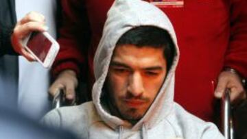 Suárez, tras ser operado.