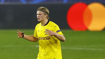 Erling Haaland celebra el primero de sus dos goles ante el Sevilla.