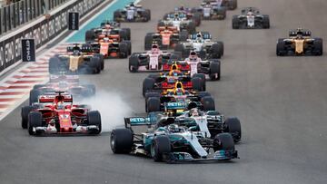 Formula One - Abu Dhabi Grand Prix - Yas Marina circuit, Abu Dhabi, United Arab Emirates - November 26, 2017   Mercedes&#039; Valtteri Bottas leads during the start of the race   REUTERS/Ahmed Jadallah