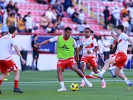 Jesus Alcantar of Necaxa during the Quarter-Final first leg match between Necaxa and Tigres UANL as part of the Liga BBVA MX, Torneo Clausura 2025 at Victoria Stadium on May 08, 2025 in Aguascalientes, Mexico.