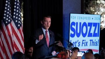Democratic congressional candidate for New York's 3rd district, Tom Suozzi, delivers his victory speech during his election night party, following a special election to fill the vacancy created by Republican George Santos' ouster from Congress, in Woodbury, New York, U.S., February 13, 2024. REUTERS/Eduardo Munoz
