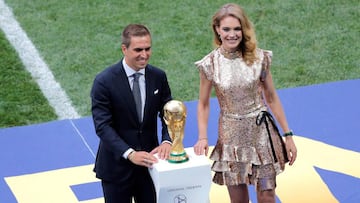 Lahm present&oacute; la Copa del Mundial. 