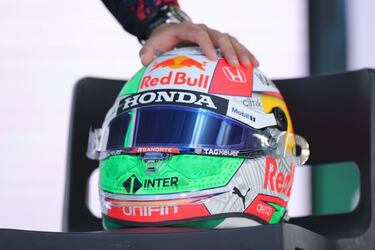 Checo Pérez presentó su casco para el Gran Premio de México