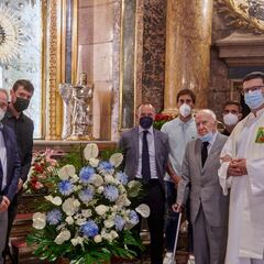 El Zaragoza realiza la tradicional ofrenda a la Virgen del Pilar