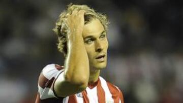 <b>SIN SUERTE. </b>Llorente, tras un error en el partido ante el Slaven.