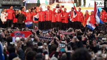 Miles de aficionados reciben en Zagreb a los campeones