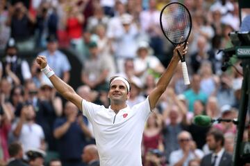 Roger Federer superó a Rafa Nadal en cuatro mangas y, a la quinta bola de partido, sentenció el encuentro tras una increíble lucha con el español. Se verá las caras con Novak Djokovic en la final de Wimbledon. 