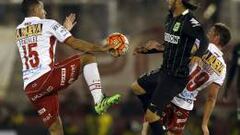 Sebasti&aacute;n P&eacute;rez durante el partido entre Hurac&aacute;n y Atl&eacute;tico Nacional.