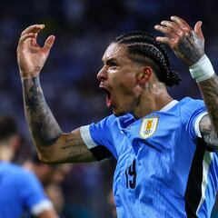 Uruguay y Bielsa golean a Panamá