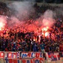 ANFP absuelve a la U por bengalas ante Unión Española