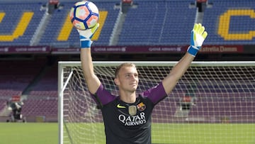 Jasper Cillessen, en su presentaci&oacute;n como nuevo jugador del F.C. Barcelona.