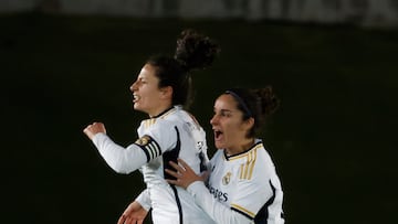 MADRID, 07/01/2024.- Las jugadoras del Real Madrid celebran su primer gol durante el encuentro correspondiente a la jornada 13 de Primera División que disputan hoy domingo frente al Madrid CFF en el estadio Alfredo Di Stéfano, en Madrid. EFE/ Zipi
