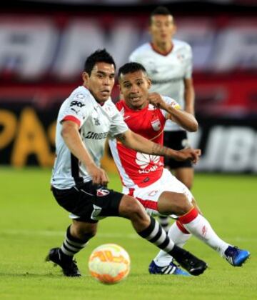 Santa Fe lidera su grupo con 12 puntos. 