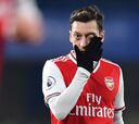 Arsène Wenger da lecciones a Arteta de cómo tratar a Özil