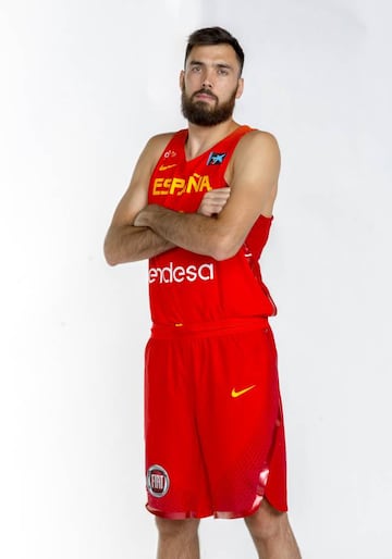 Pierre Oriola, en la foto oficial con la Selección española.