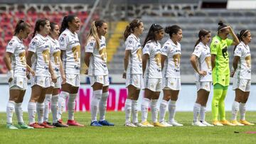 Jugadoras de Pumas Femenil antes del partido contra el Atlas