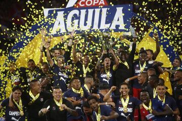 Independiente Medellín se quedó con el título de la Copa Águila 2019. El equipo dirigido por Aldo Bobadilla se impuso con goles de Adrián Arregui y Germán Cano. El descuento fue por parte de Danny Rosero. 