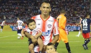 El zaguero finalizó su contrato con Junior de Barranquilla y busca club en Chile.