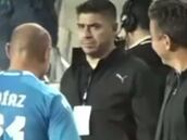 Marcelo Gallardo ve a Marcelo Díaz al borde de la cancha y esto ocurre: la escena es viral