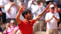 Who will Carlos Alcaraz play next in the final at the 2024 Paris Olympics?