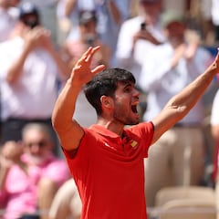 Who will Carlos Alcaraz play next in the final at the 2024 Paris Olympics?