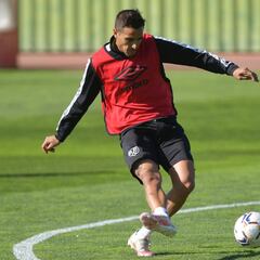 Trejo cumplirá 150 partidos ligueros con el Rayo frente al Sporting