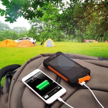 Los gadgets que no te pueden faltar si vas de camping