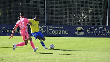 Imagen del partido entre el Cádiz B y el Tamaraceite.