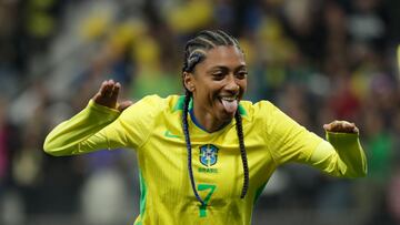 AME2231. BOGOTÁ (COLOMBIA), 09/07/2025.-Fotografía de archivo del 30 de mayo de 2025 de la jugadora brasileña Kerolin celebrando un gol en un partido amistoso entre las selecciones femeninas de Brasil y Japón en Sao Paulo (Brasil). La selección brasileña de fútbol femenino está a la caza de su noveno título en la Copa América y afrontará la próxima edición en Ecuador en plena reforma del equipo, aunque aún entre las preferidas para llevarse los laureles. EFE/ Sebastiao Moreira ARCHIVO