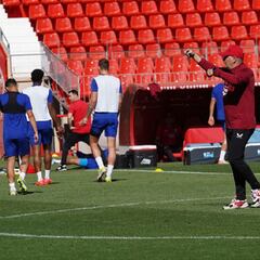 Pepe Mel: “Lo que hicieron Luis Suárez y Robertone debimos hacerlo todos”