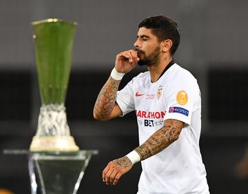 Ever Banega al Al Shabab