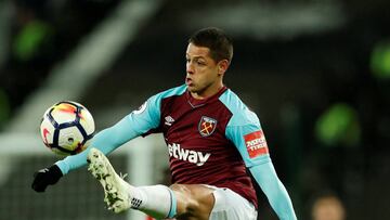 Chicharito jug&oacute; en el empate del West Ham ante el Stoke City