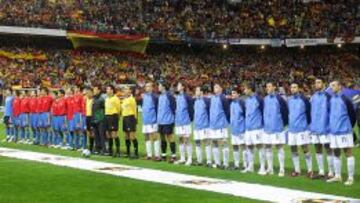 España y Eslovaquia, en el partido de ida de la repesca para el Mundial de Alemania 2006 que la Selección ganó por 5-1.