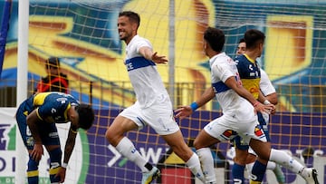 Futbol, Everton vs Universidad Católica.
Fecha 1, campeonato Nacional 2023.
El jugador de Universidad Catolica Franco Di Santo, centro, celebra su gol contra Everton durante el partido de primera division disputado en el estadio Sausalito de Vina del Mar, Chile.
22/01/2023
Andres Pina/Photosport.