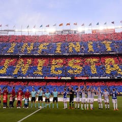 El Camp Nou se emociona en el adiós de Andrés Iniesta