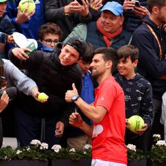 Djokovic on course for Nadal quarter-final at French Open