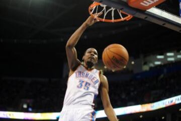 Kevin Durant (Thunder) machacando. 