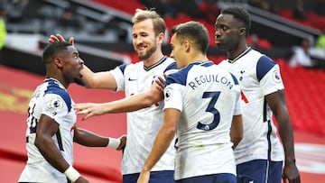 La última vez que el colombiano enfrentó al Manchester United, el Tottenham ganó 6-1 por Champions League.