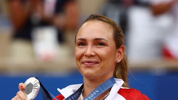 Paris 2024 Olympics - Tennis - Women's Singles Victory Ceremony - Roland-Garros Stadium, Paris, France - August 03, 2024. Silver medallist Donna Vekic of Croatia poses with her medal. REUTERS/Edgar Su