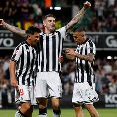 Raúl Sánchez, Uzuni y Boyé, duelo de bigoleadores en Castalia