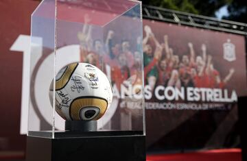 El Jabulani, el balón con el que se jugó el Mundial de 2010 donde la selección se proclamó campeona del mundo. 